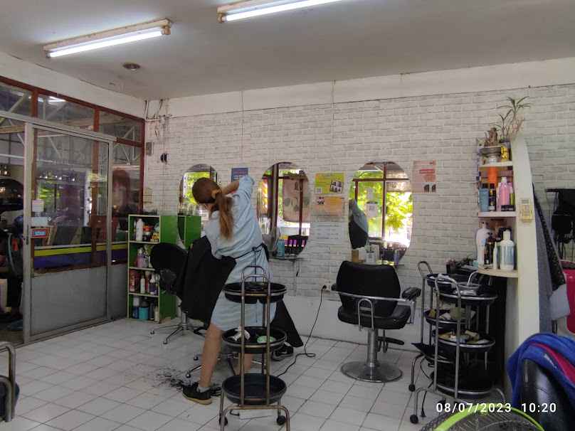 ร้านตัดผมหอ 5 ชาย - 1