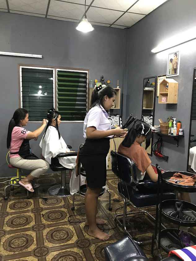ร้านตัดผมอาจารย์เพชร - 4