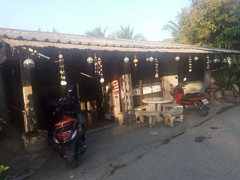 ร้านตัดผมและเสริมสวยณภัคบิวตี้บ้านจอมแจ้ง181/3หมู่4