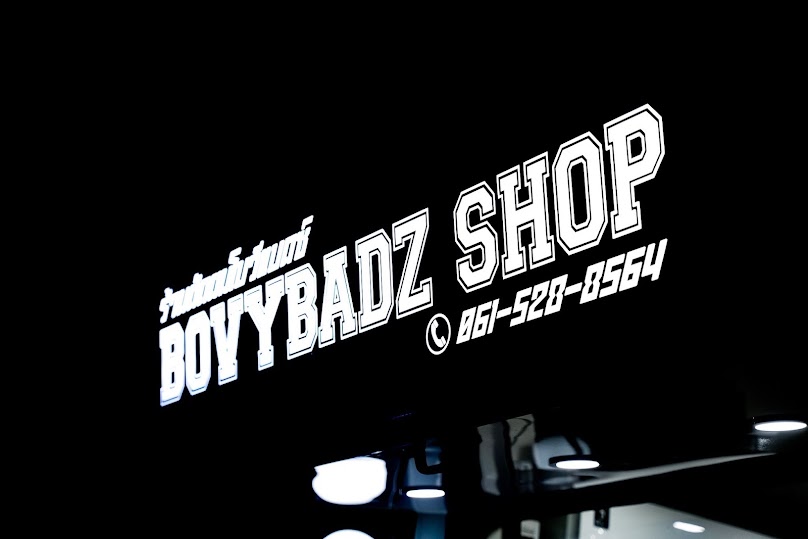 ร้านตัดผมโบวี่แบดซ์ Bovybadz Shop
