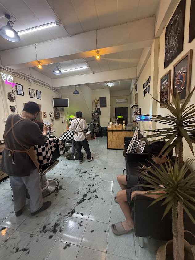 ร้านตัดผม บุญมี Barber Shop Studio