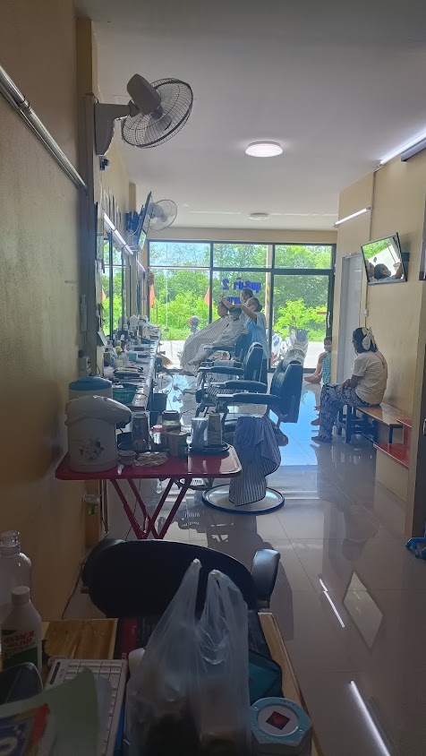 ร้านตัดผม ลุง&ป้า - 2
