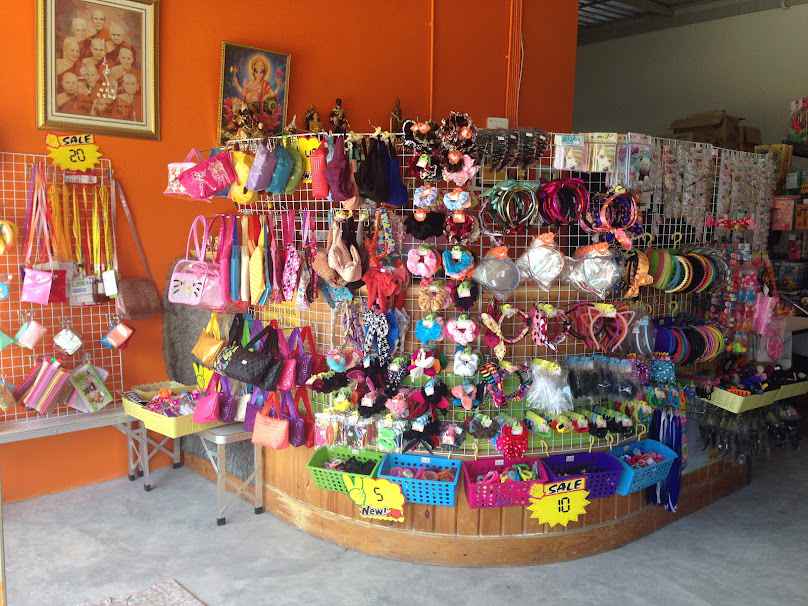 ร้านทรัพย์มั่นคง อุปกรณ์ก่อสร้าง,เสื้อผ้ามือสอง - 3