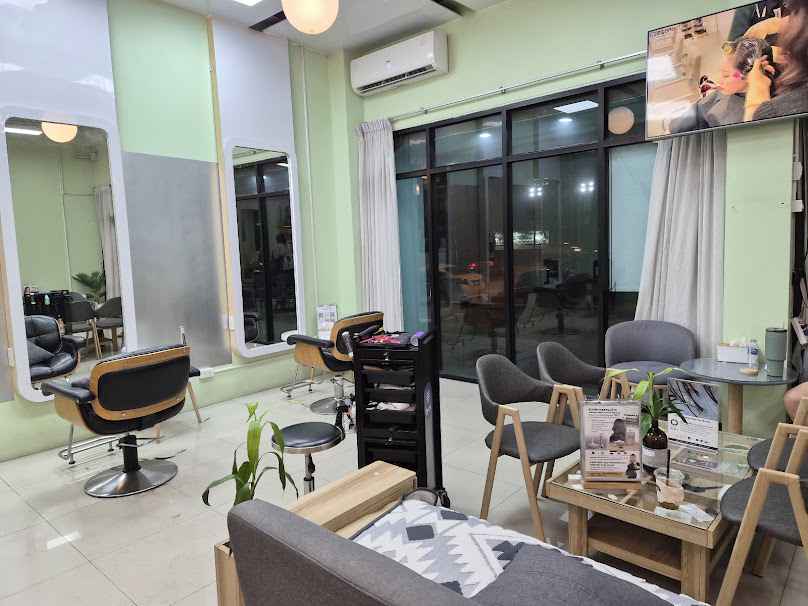 ร้านทำผมศรีราชา Salon the zee sriracha - 2