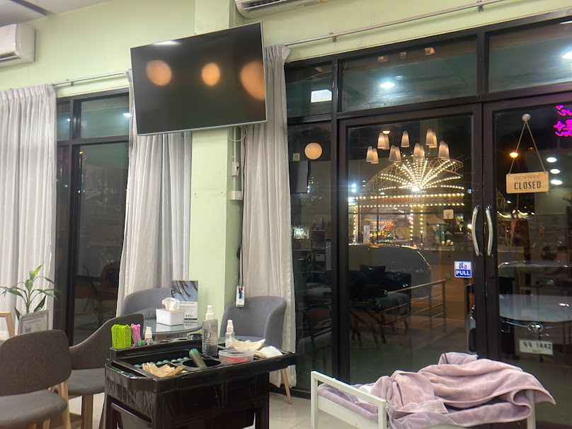 ร้านทำผมศรีราชา Salon the zee sriracha - 4