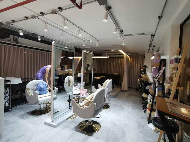 ร้านทำเล็บ Rainbow Nails Think Park - 4