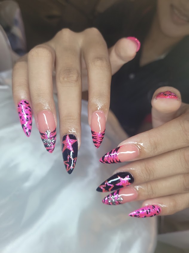 ร้านทำเล็บLeya Luxe Nails