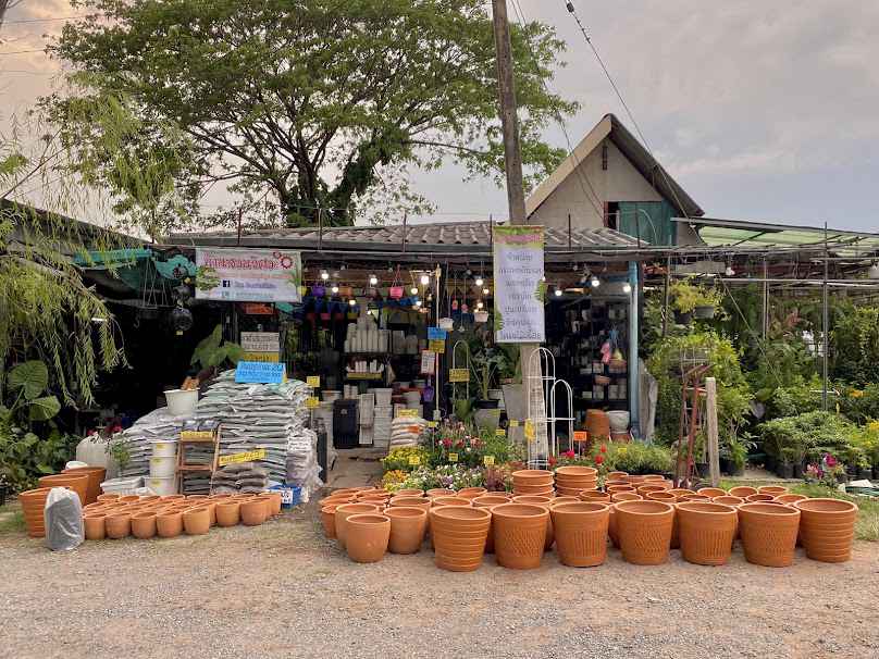 ร้านบ้านสวนวิศวะ จำหน่ายกระถาง และวัสดุปลูกต้นไม้