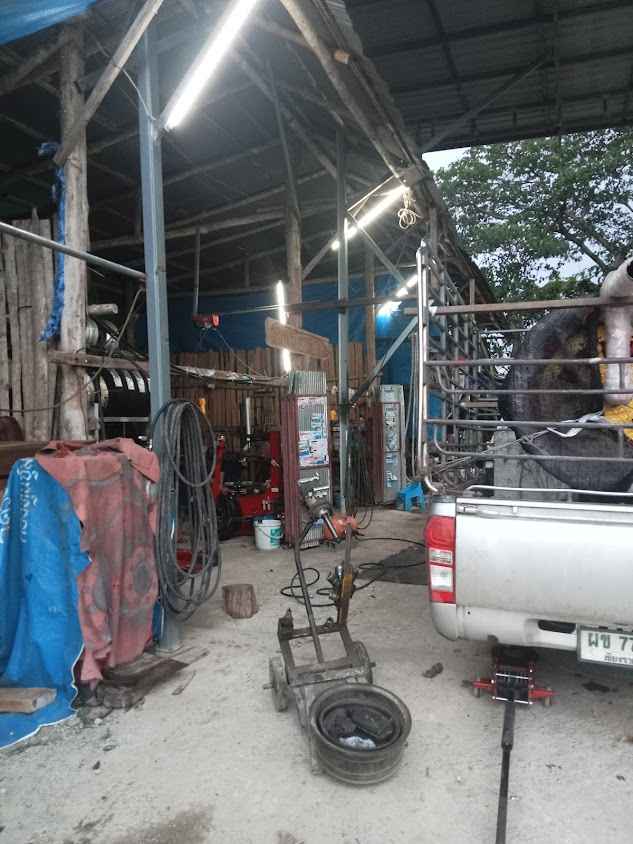 ร้านปะยาง 24 ชั่วโมง นอกในสถานที่ สมพรการยาง