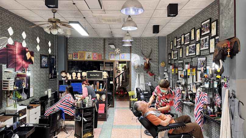 ร้านป๊อปแฮร์คัท เรียนเสริมสวย สอนเสริมสวย เรียนตัดผม สอนตัดผม สอนทำผมหญิง สอนทำผมชาย ร้านเสริมสวยในจ.หนองคาย - 4