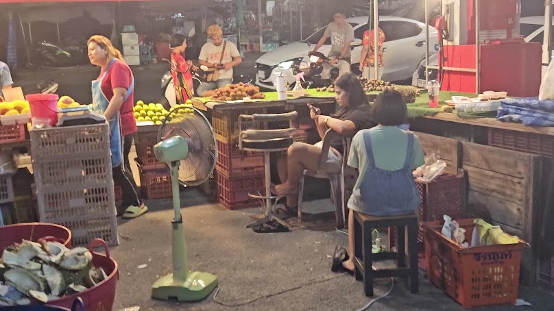 ร้านผลไม้น้องแมว วชิรา
