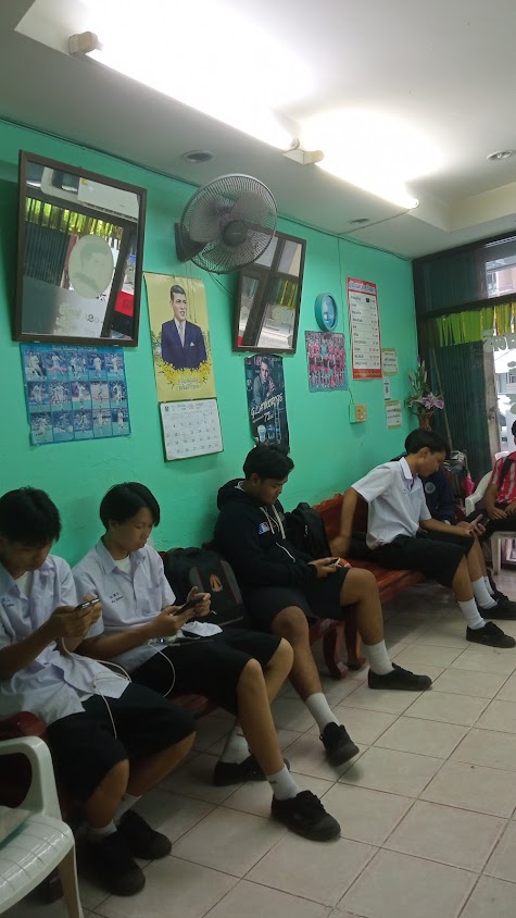 ร้านรุ่งนภา บารเบอร์ นครพนม - 2