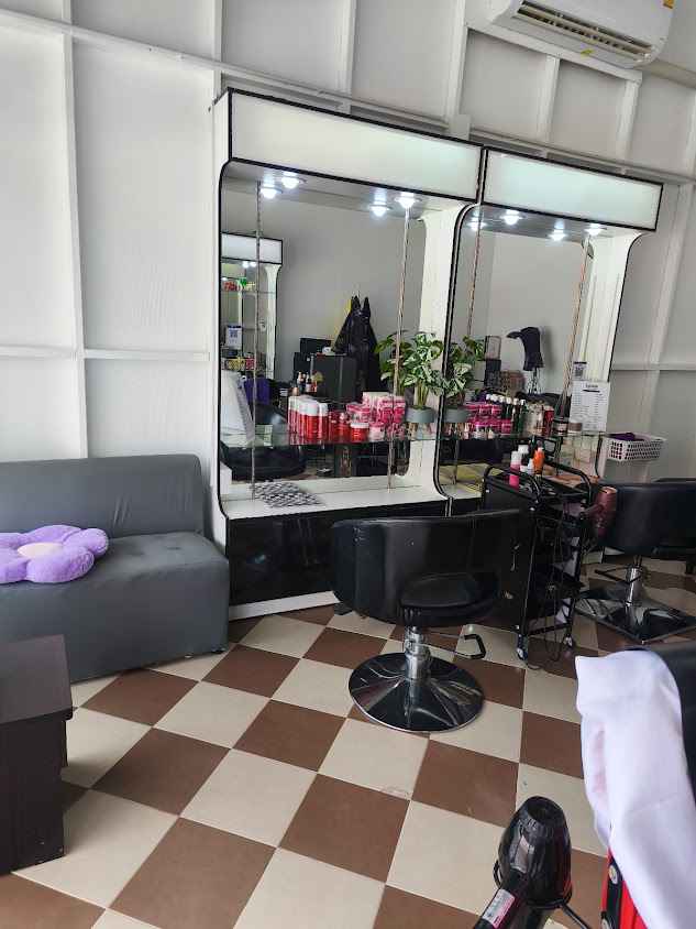 ร้านลินดา ยืดผม ทำสีผม ดัดผม ตัดผม ตลาดจตุจักร ลำพูน