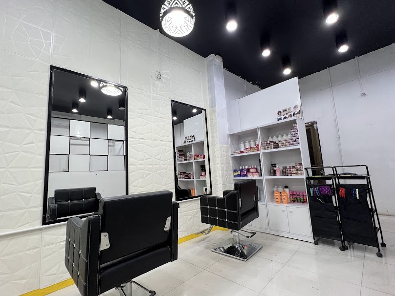 ร้านองุ่นเมคอัพ แฮร์สตูดิโอ