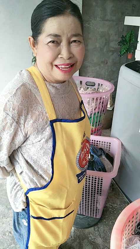 ร้านเครื่องซักผ้าหยอดเหรียญและลูกชิ้นปิ้งหมูปิ้งคุณป้าสมบูรณ์ - 2