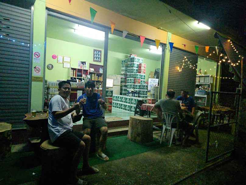 ร้านเบียร์วุ้นเย็นเจี๊ยบริมน้ำลาว - 2