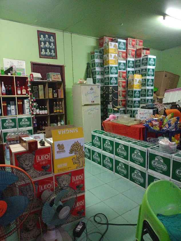 ร้านเบียร์วุ้นเย็นเจี๊ยบริมน้ำลาว - 4