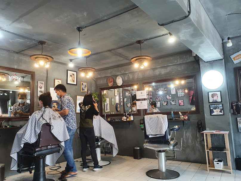 ร้านเพื่อนผมบาร์เบอร์ร้อยเอ็ด