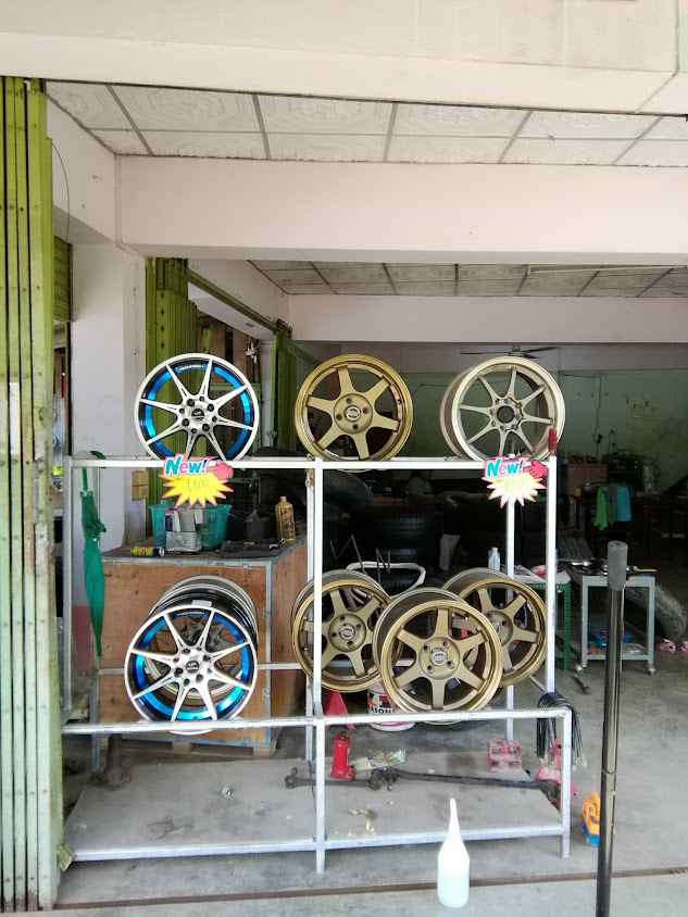 ร้านเพ็ญยางยนต์ - 3