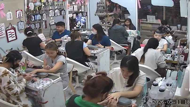 ร้านเล็บพี่แนน ตลาดปิ่นเงินตรงข้ามเซนทรัลปิ่น ต้นซอยที่3หน้าสุดตรงร้านเคสมือถือค่ะ พร้อมจองคิวนะค่ะ