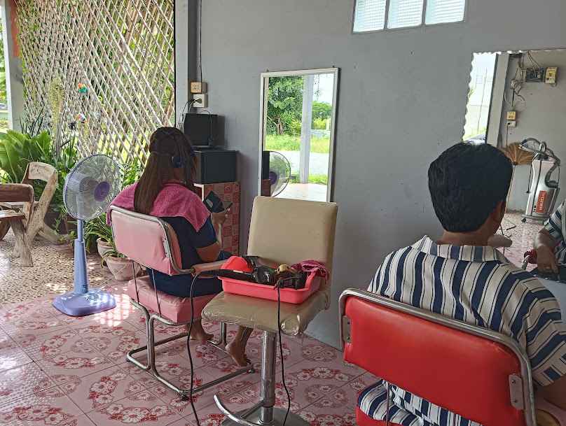ร้านเสริมสวยจ๊ะบิวตี้ สระกระโจม - 1