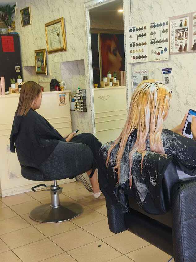 ร้านเสริมสวยทำผมMoonlight salon
