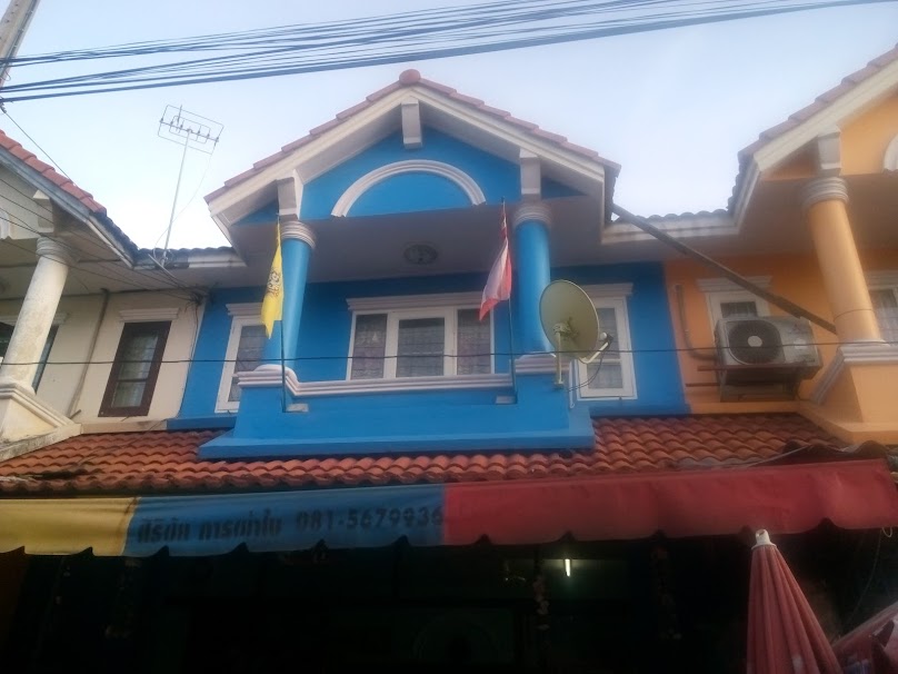 ร้านเสริมสวยนุช หมู่บ้านกานดา ซอย 6 พันท้ายนรสิงห์ - 2