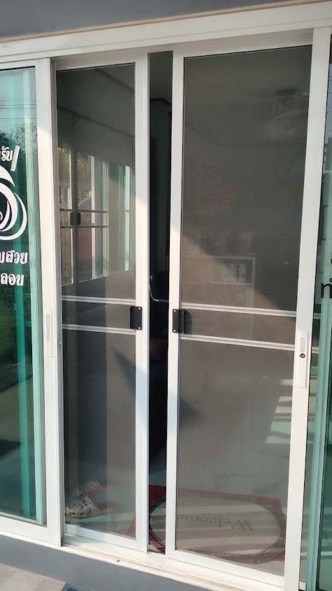 ร้านเสริมสวยน้อง​ บิวตี้​&ซาลอน​ ข้าง​วัด​ท่าเกษม - 2