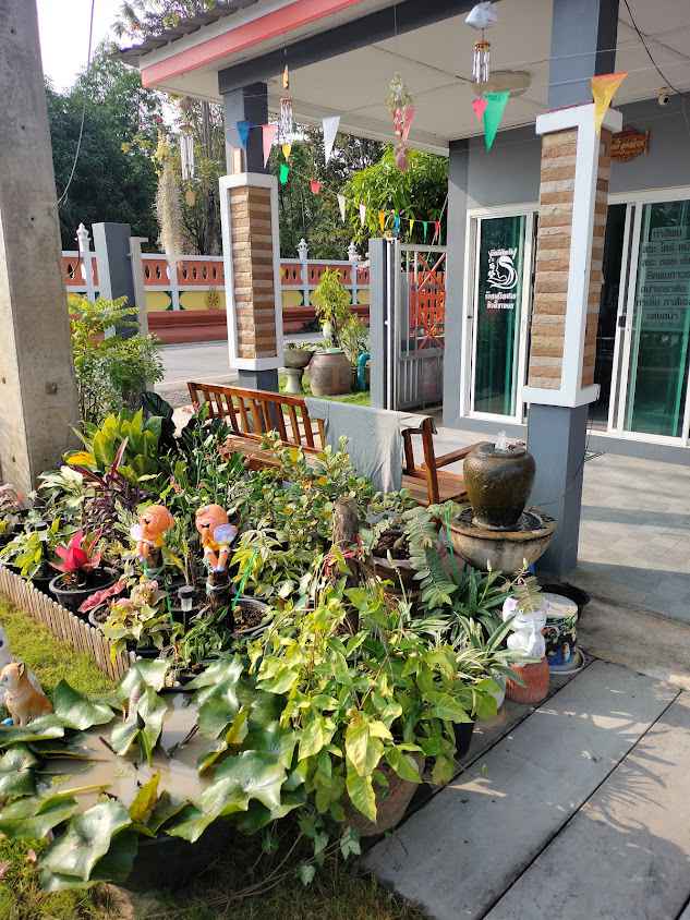 ร้านเสริมสวยน้อง​ บิวตี้​&ซาลอน​ ข้าง​วัด​ท่าเกษม - 3