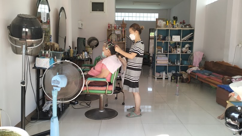 ร้านเสริมสวยปอเขียว