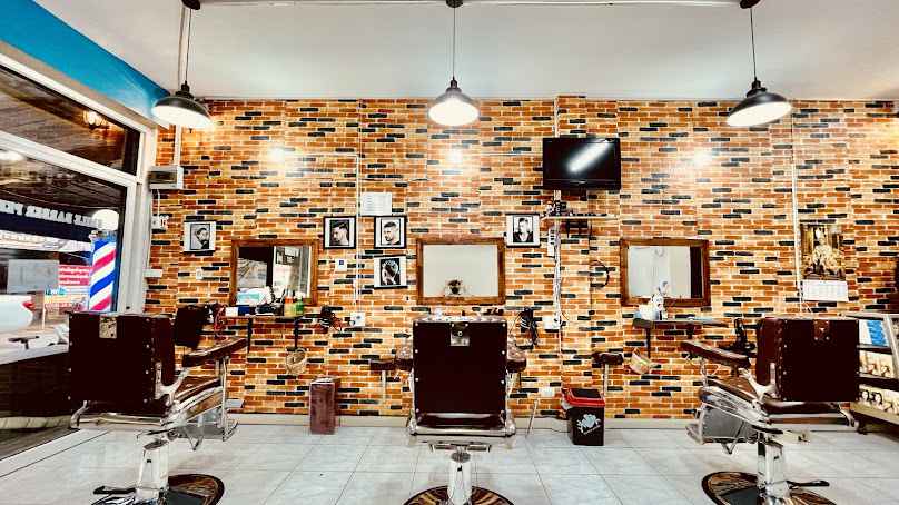 ร้านเสริมสวยพี่หน่า แต่งหน้า ตัดผมชาย-หญิง องครักษ์ - 2