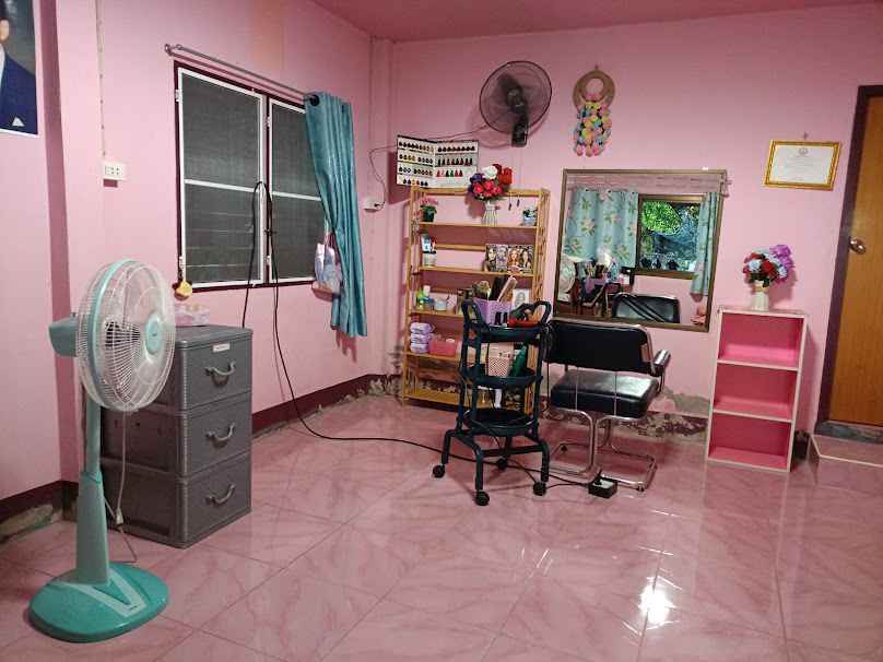 ร้านเสริมสวยพี่เดือน