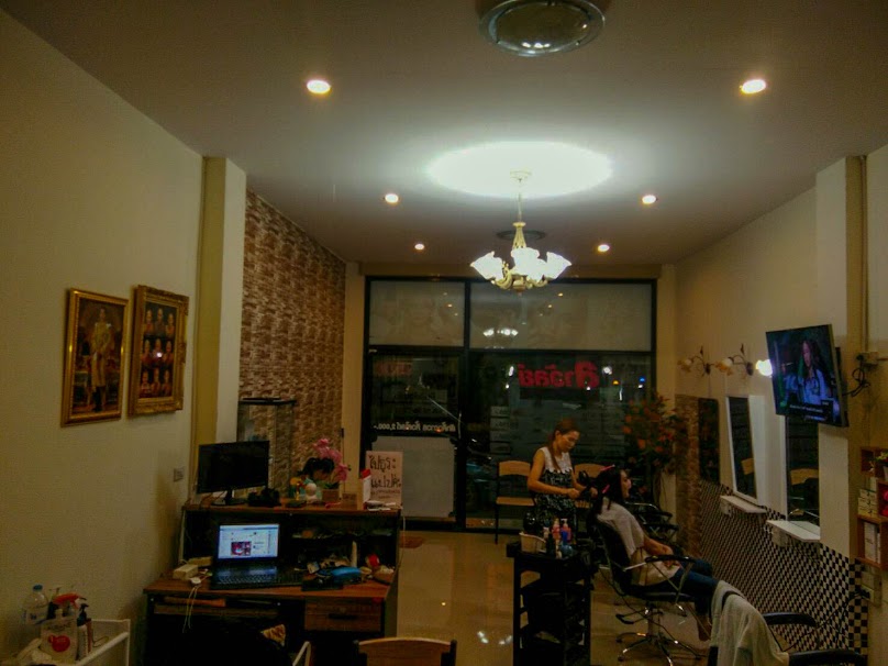 ร้านเสริมสวยร้อยเอ็ด ลาวัลย์