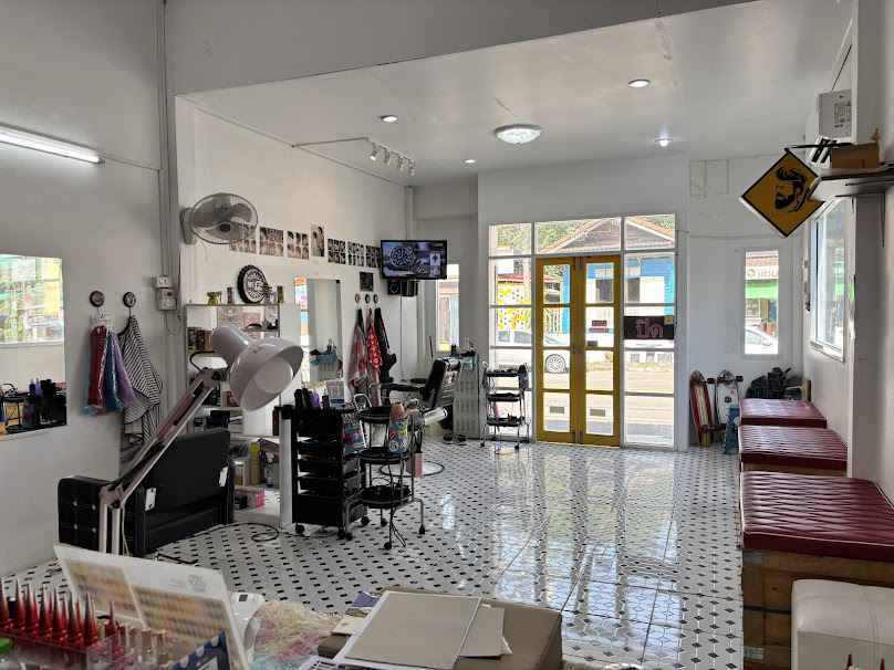 ร้านเสริมสวยหญิง & บาร์เบอร์ชาย by นายหนวด - 4