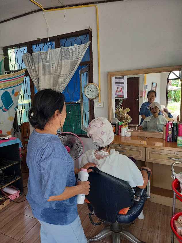 ร้านเสริมสวยอมรรัตน์