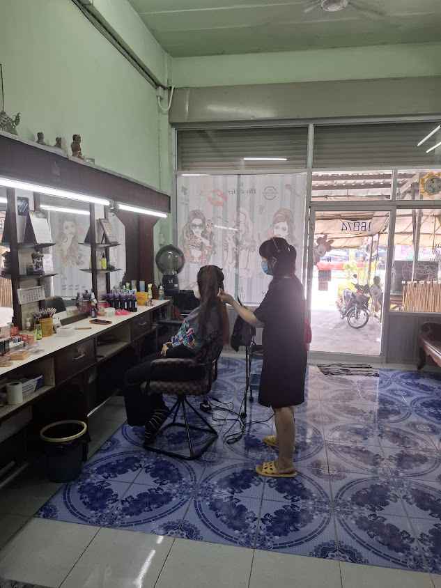 ร้านเสริมสวยเเสงเดือน ดำเนินสะดวก - 2
