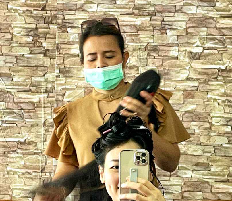 Khun Daeng Beauty Salon - 2