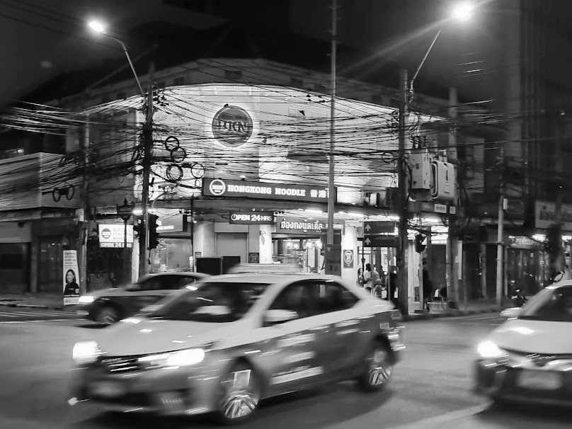 Khun Daeng Beauty Salon - 3