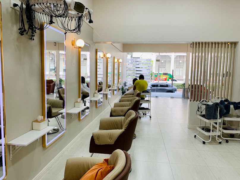 ร้านเสริมสวยในอุดร Freedom Hair Design อุดร
