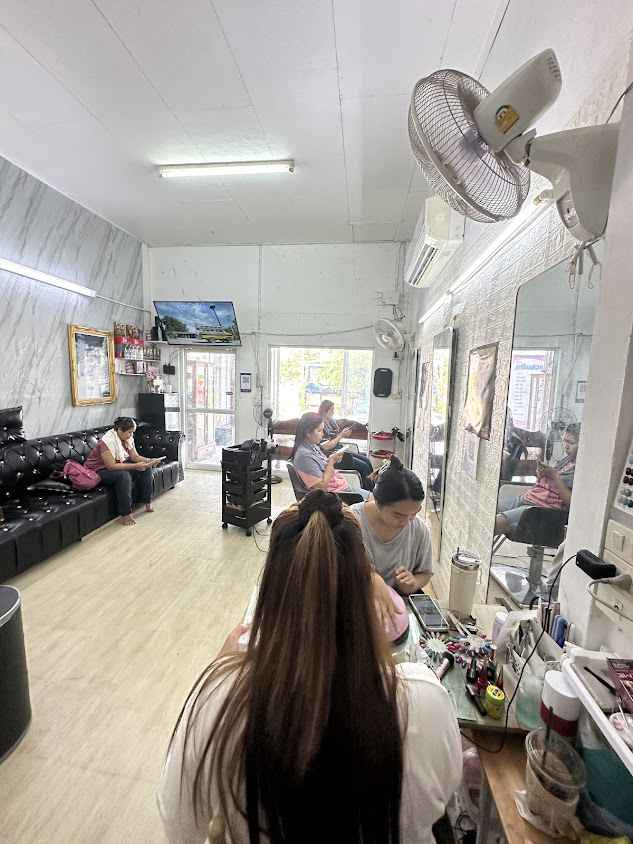 ร้านเสริมสวย ร้านตัดผม รักนิรันดร์ บ้านขวาน้อย