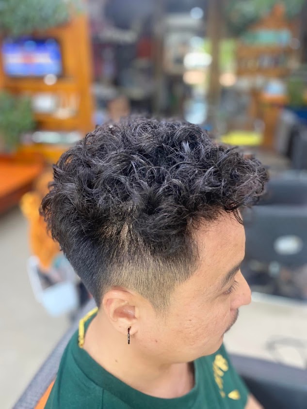 ร้านเสริมสวย Up-Date Hair Cut - 2
