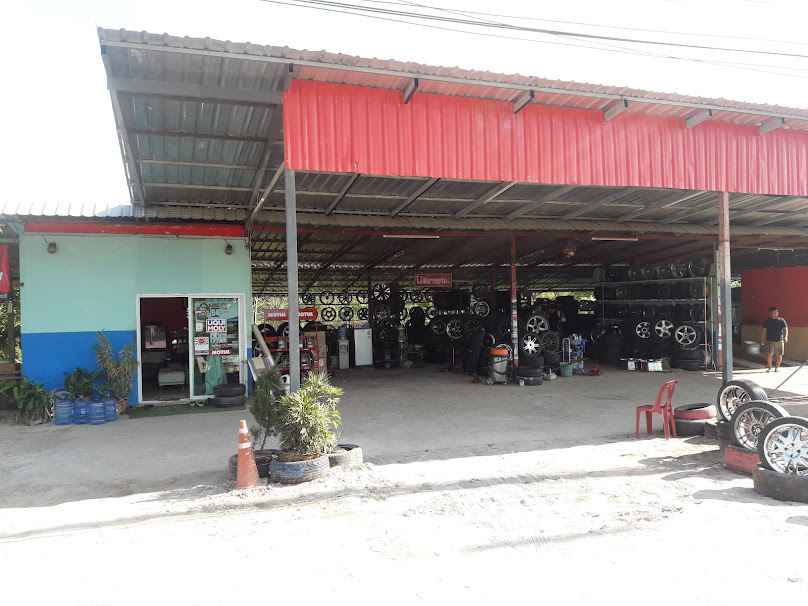 ร้านโต๊สยางยนต์​ กาฬสินธุ์
