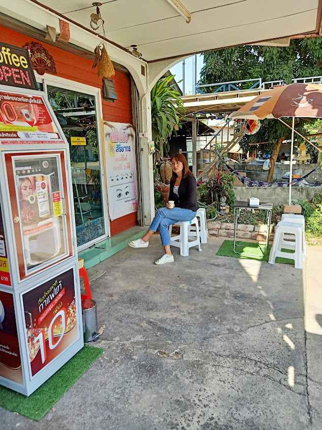 ร้าน ชุติพนธ์ อิเล็กทรอนิกส์+ ร้านเสริมสวย สิริยากร - 2