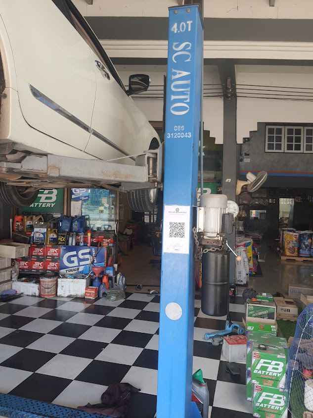 ลาดหญ้า โก๊อุ้มแบตเตอรี่ - 1