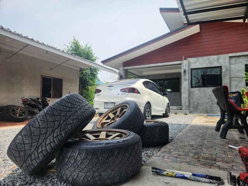 วุฒิ​สุพรรณ​ ล้อ​ซิ่ง​ยางเปอร์เซ็น​ต์ - 2
