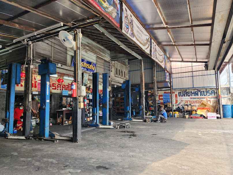 Seel Auto Mechanics Garage - 3