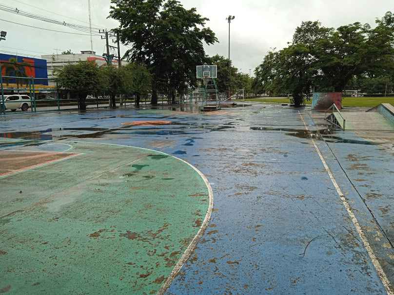 สนามบาสเกตบอล ทุ่งนาเชย