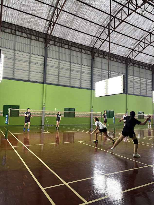 สนามเเบดมินตัน ร่วมมิตร