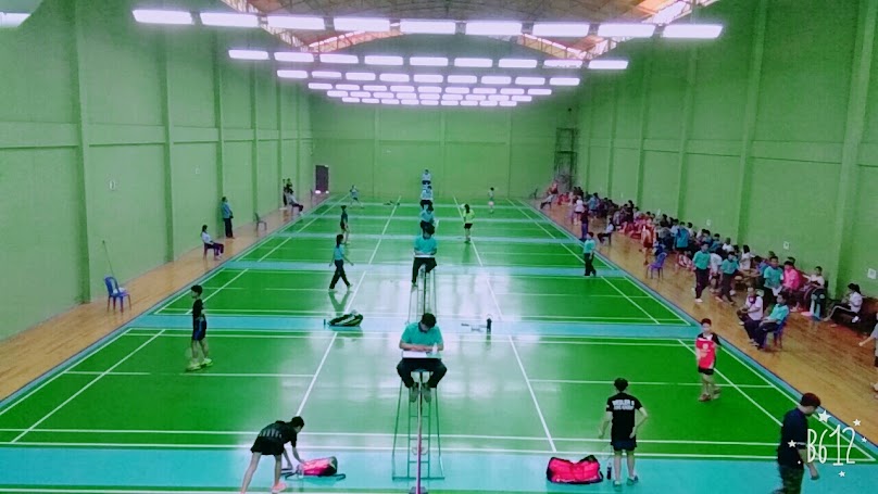 สนามแบดชลบุรีสปอร์ตคลับ