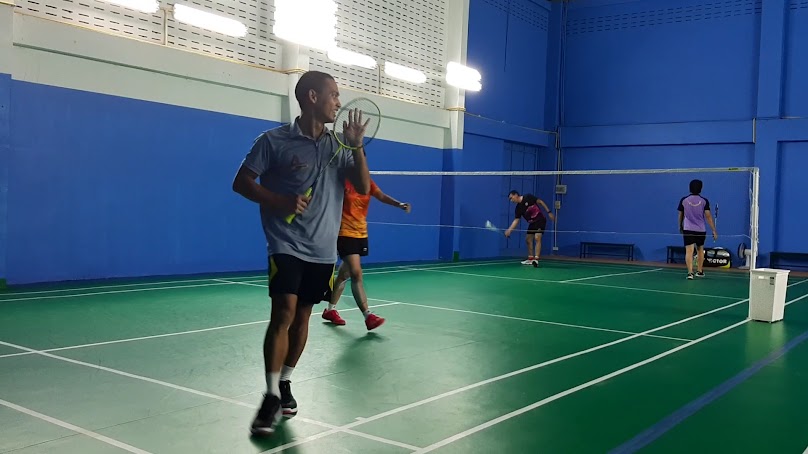 สนามแบดมันตันเชียงแสน(มองดูน้ำ)